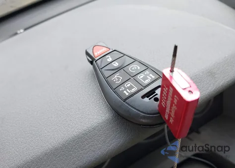 2008 Chrysler Town & Country Touring z USA, uszkodzony, nr VIN 2A8HR54P38R750726